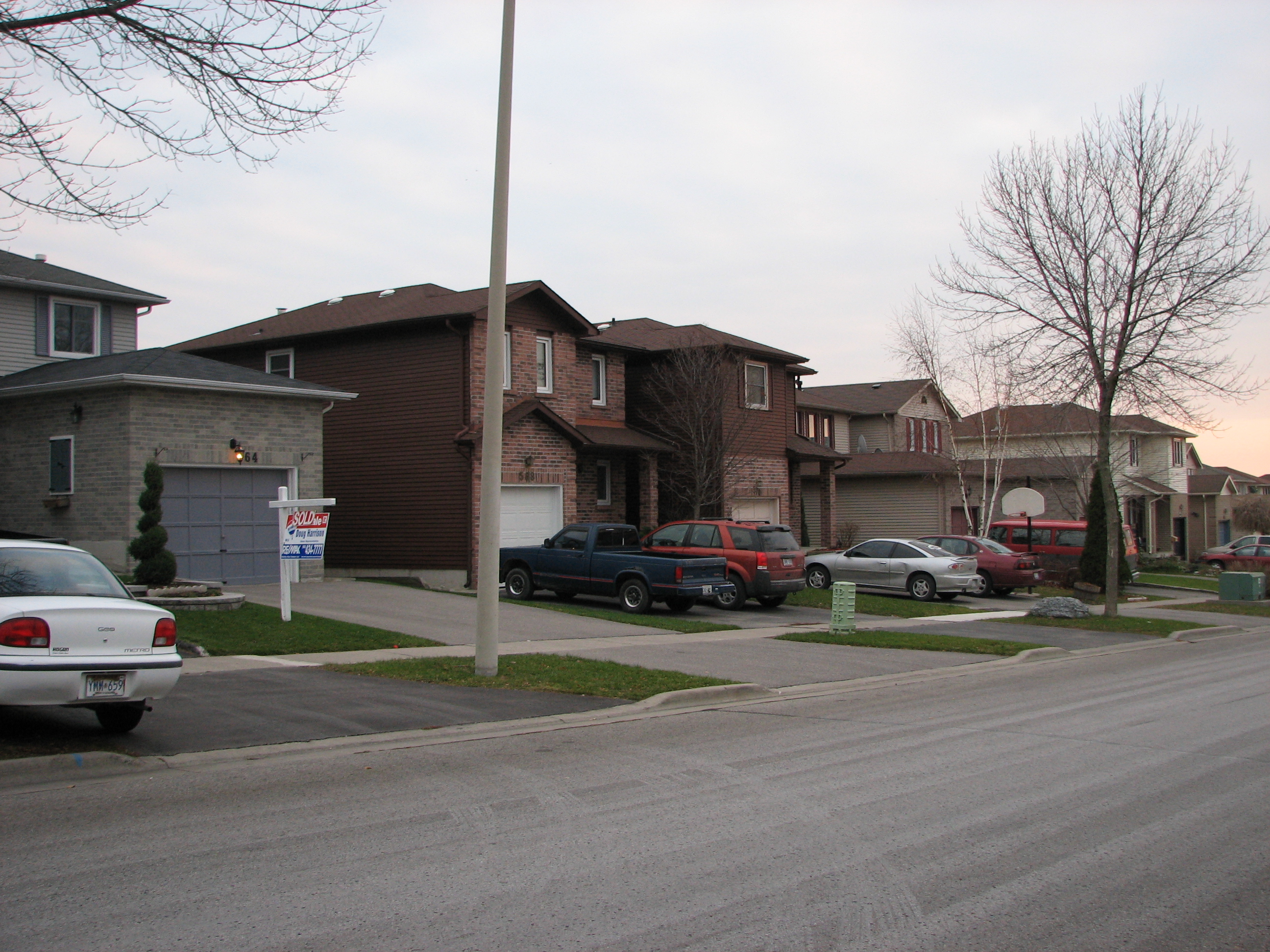 564 Cobblehill outside-6.JPG